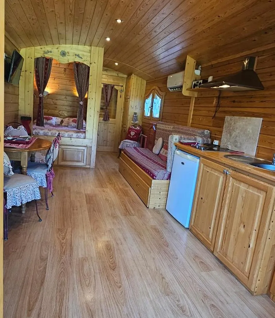 Hébergement de vacances Villa Roulotte du Soleil à Eyragues France